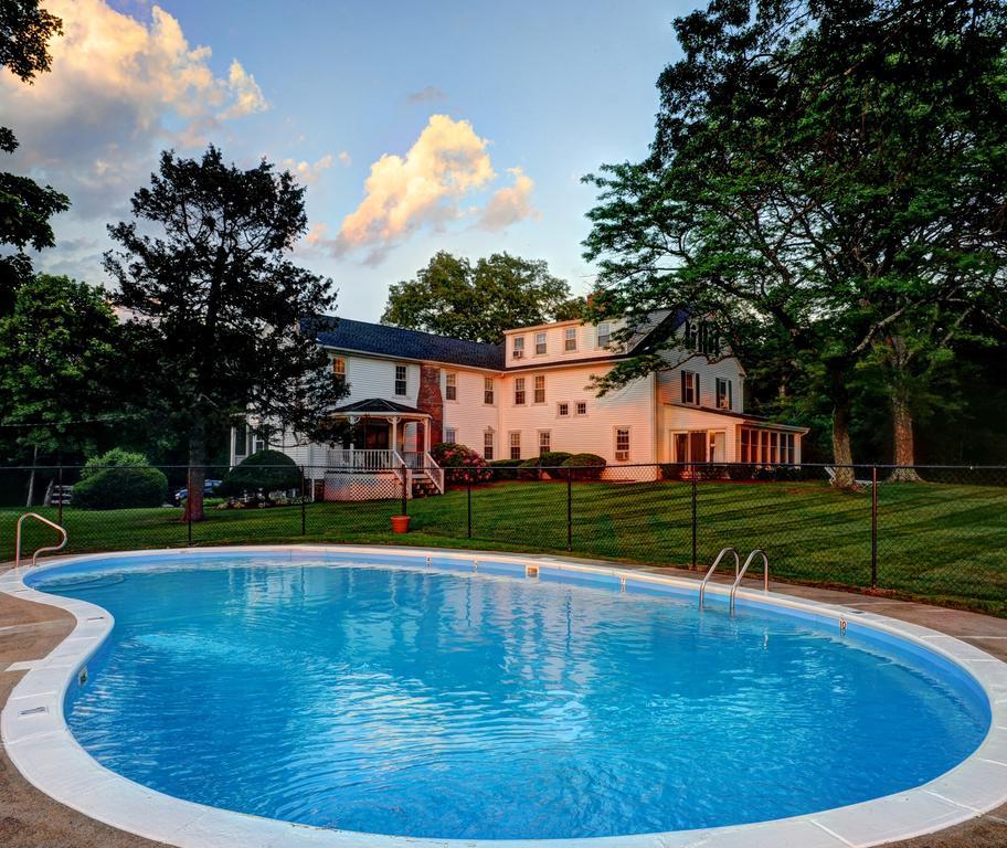 Historic Jacob Hill Inn Seekonk Exterior photo